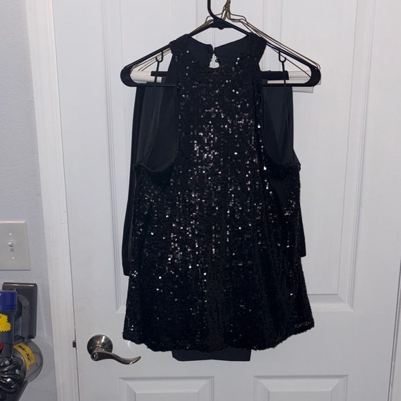 Cable & Gauge Tops - Black Sequin Halter Top with 2 button closure at neck in back